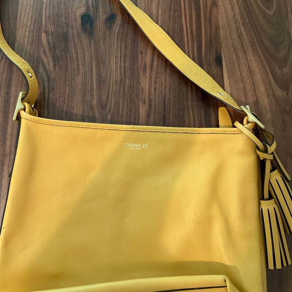 Coach Bucket Bag Pebbled Leather - Picture 2 of 8